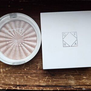 Ofra peach blush and highlighter